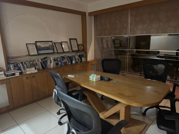 Team Area, akshar-stadia Commercial Office Space 2330 Sq.Ft. In Thaltej Ahmedabad 9065379