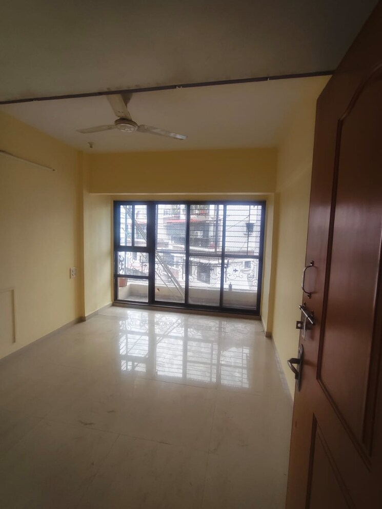 Bedroom, concrete-sai-swar 3 Bedroom 1500 Sq.Ft. Apartment In Kharghar Navi Mumbai 9065403