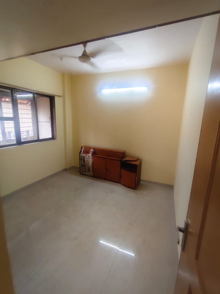Bedroom, concrete-sai-swar 3 Bedroom 1500 Sq.Ft. Apartment In Kharghar Navi Mumbai 9065403