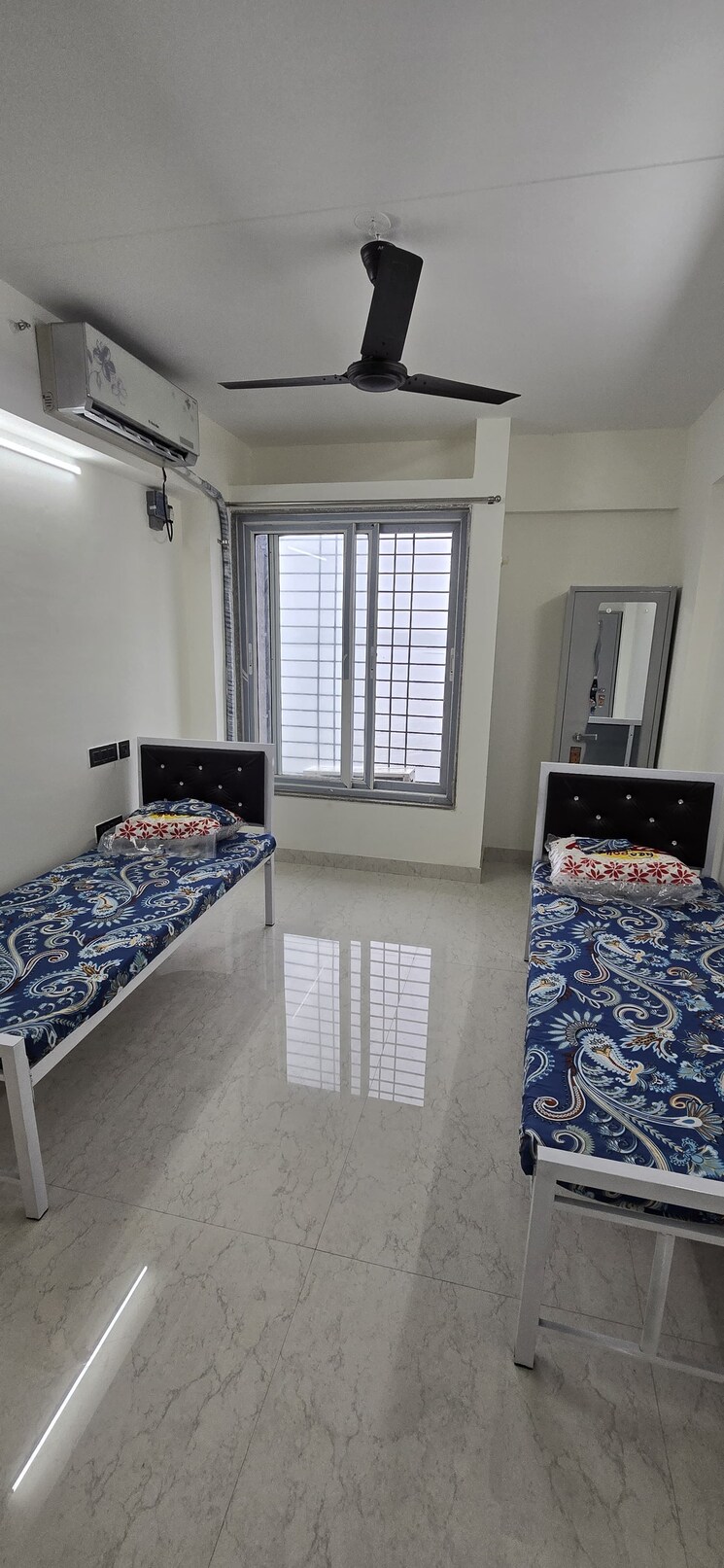 Bedroom, powai Pg For Boys & Girls In Powai 9065460