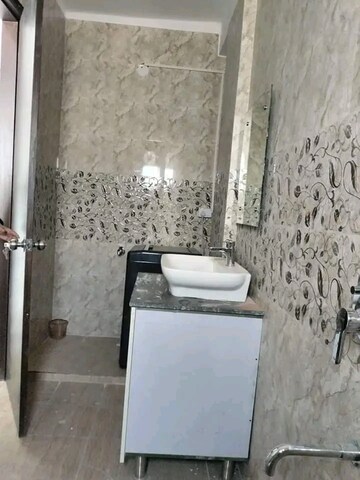 Bathroom in 2 BHK Builder Floor at Palm Residency Chhatarpur, Chattarpur – for Rent