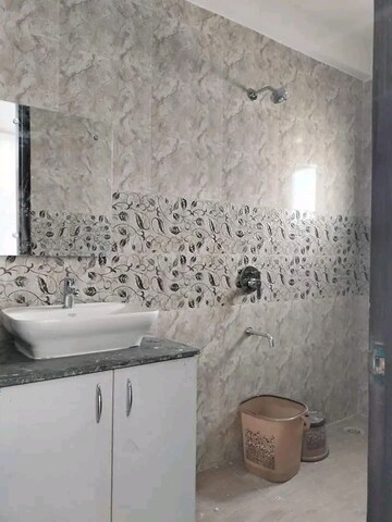 Bathroom in 2 BHK Builder Floor at Palm Residency Chhatarpur, Chattarpur – for Rent