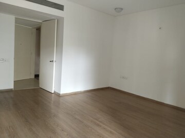 Room in 4 BHK Apartment at Panchshil One North, Magarpatta City – for Sale