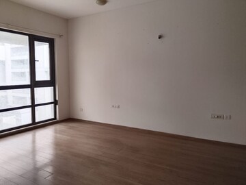 Room in 4 BHK Apartment at Panchshil One North, Magarpatta City – for Sale