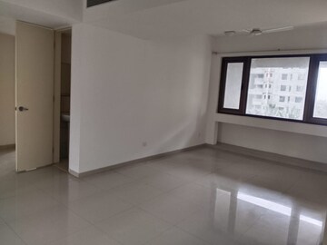 Room in 4 BHK Apartment at Panchshil One North, Magarpatta City – for Sale