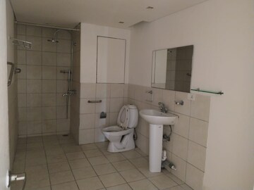 Bathroom in 4 BHK Apartment at Panchshil One North, Magarpatta City – for Sale