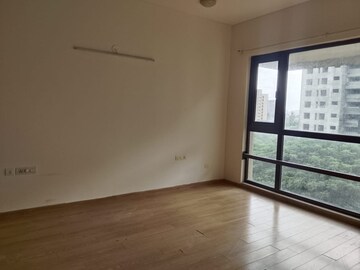 Room in 4 BHK Apartment at Panchshil One North, Magarpatta City – for Sale