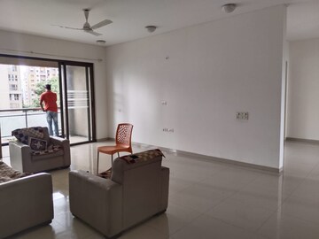 Team Area in 4 BHK Apartment at Panchshil One North, Magarpatta City – for Sale