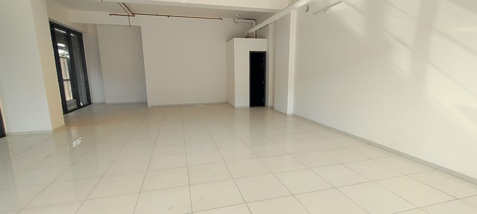 Retail Shop For Rent in Aakansha Apartments