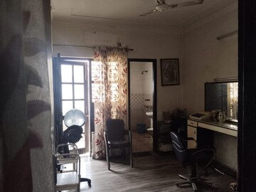 Gym in 3.5 BHK Builder Floor at Sector 9 – for Sale