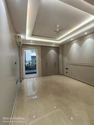 Room in 3 BHK Builder Floor at Ansal Sushant Lok I, Sector 43 – for Sale