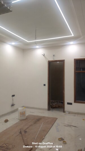 Room in 6 BHK Independent House at Dhakoli – for Sale