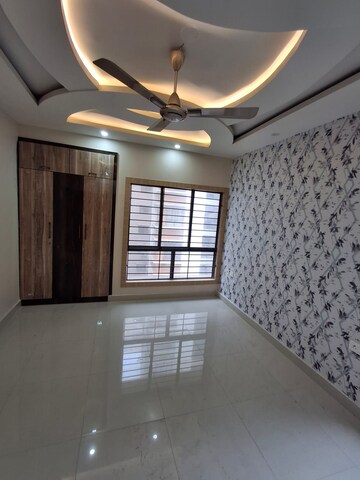 Room in 3 BHK Apartment at DTC Southern Heights, Joka – for Rent