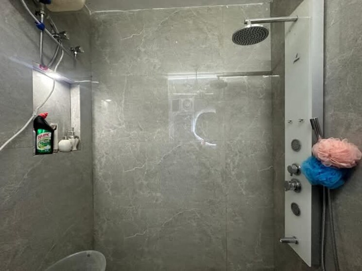 Bathroom, freedom fighters enclave 2 Bedroom 1000 Sq.Ft. Apartment In Freedom Fighters Enclave Delhi 9065663