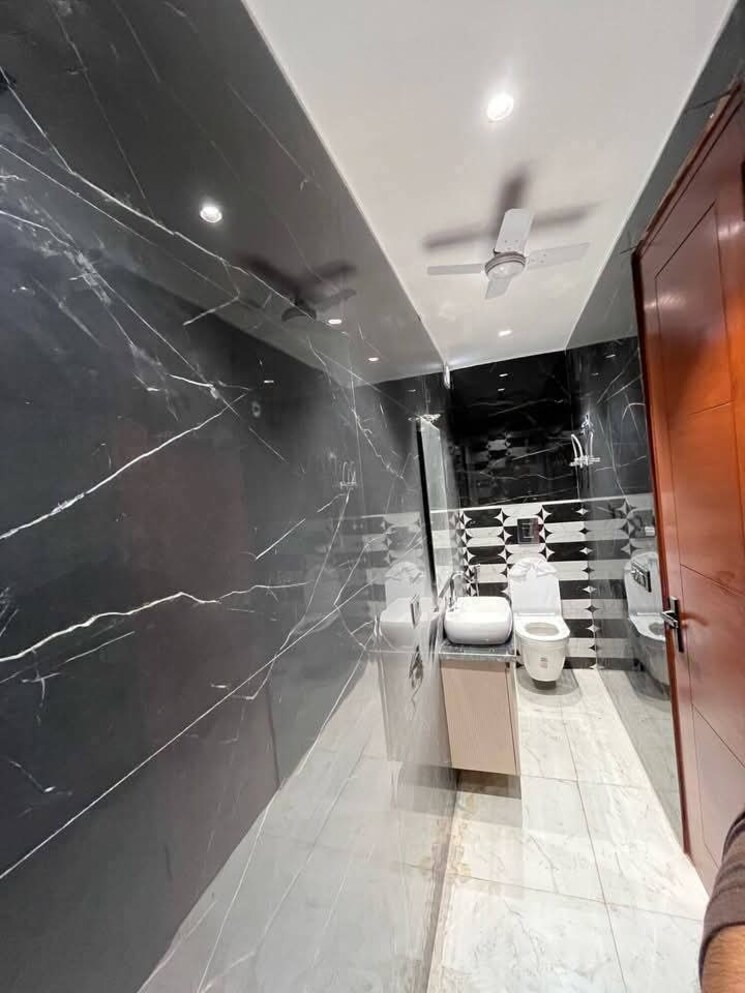 undefined, freedom fighters enclave 2 Bedroom 1000 Sq.Ft. Apartment In Freedom Fighters Enclave Delhi 9065663