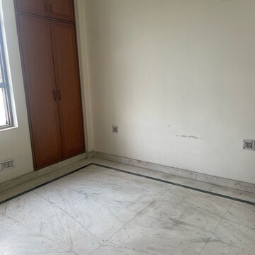 Room in 1 BHK Builder Floor at Vaishali Sector 4 – for Rent