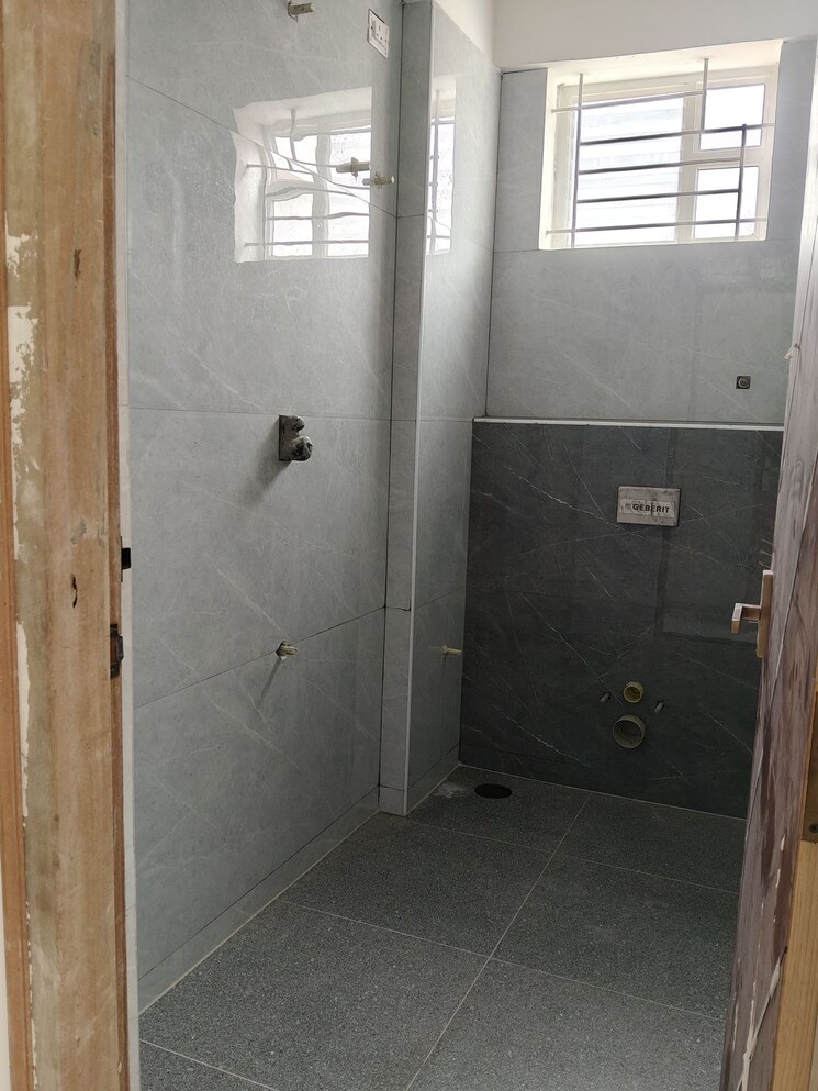 Bathroom, hosakerehalli 3 Bedroom 1440 Sq.Ft. Apartment In Hosakerehalli Bangalore 9065677