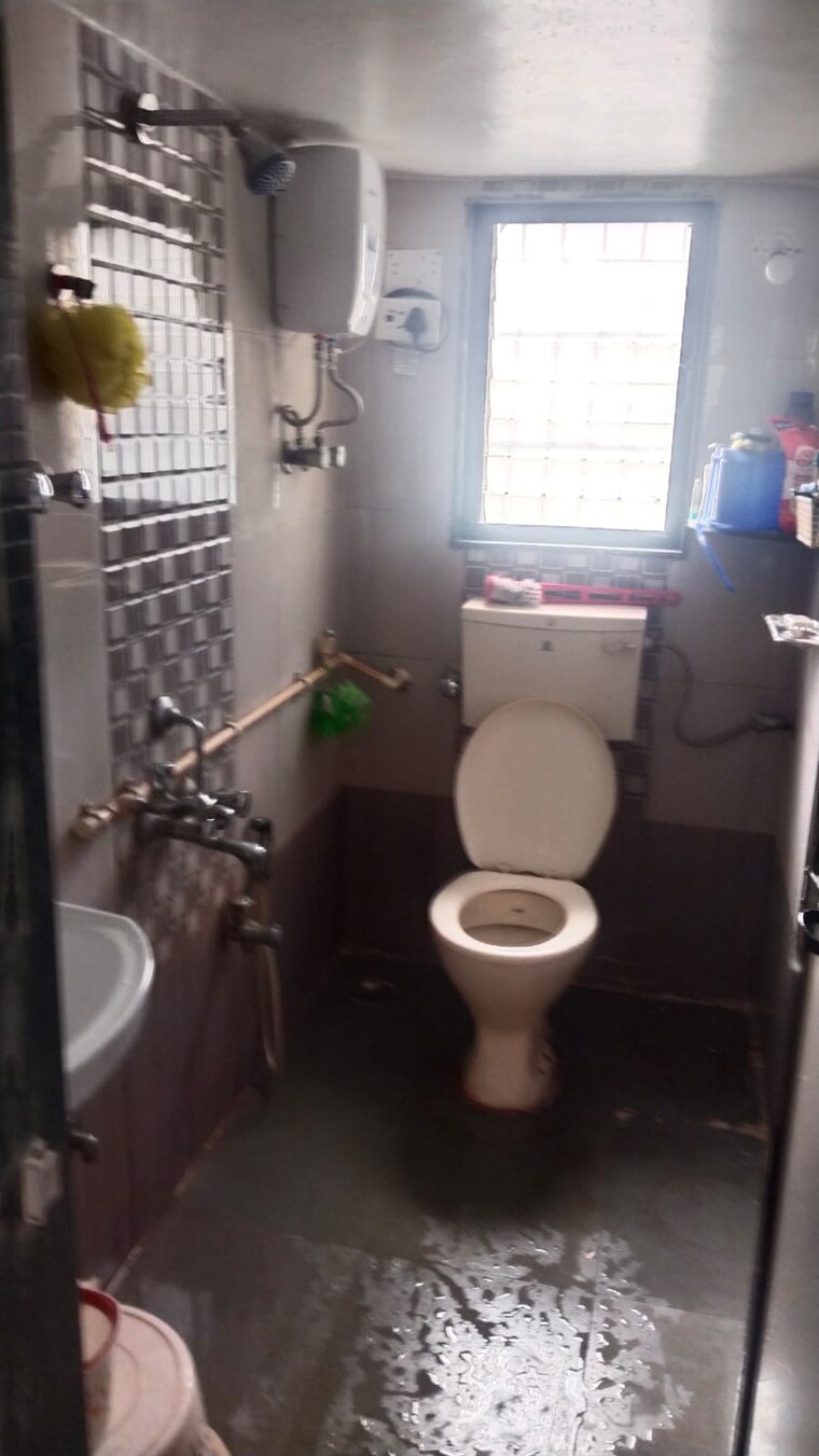 Bathroom, rutu-riverside-estate 4 Bedroom 1550 Sq.Ft. Apartment In Kalyan East Thane 9065723