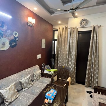 Living Room in 3 BHK Builder Floor at Vaishali Sector 4 – for Rent