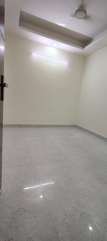 Room in 2 BHK Builder Floor at Chattarpur – for Rent
