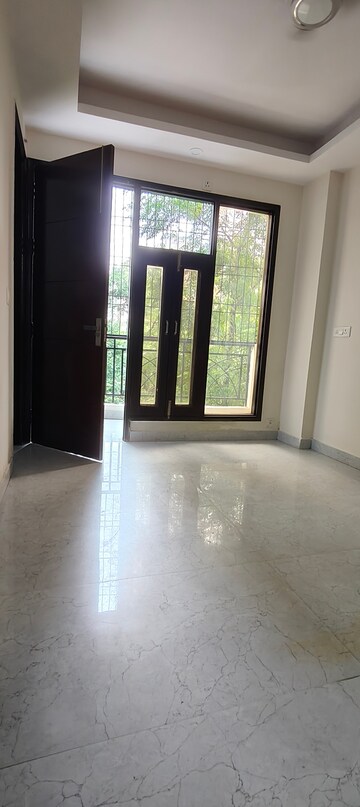 Room in 2 BHK Builder Floor at Chattarpur – for Rent