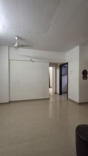 Furnished Amenities in 1 BHK Apartment at RNA NG Suncity Phase II, Kandivali East – for Sale