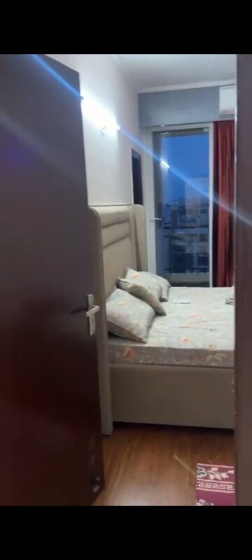 Bedroom in 3 BHK Apartment at Amrapali Golf Homes, Sector 4 Greater Noida – for Rent