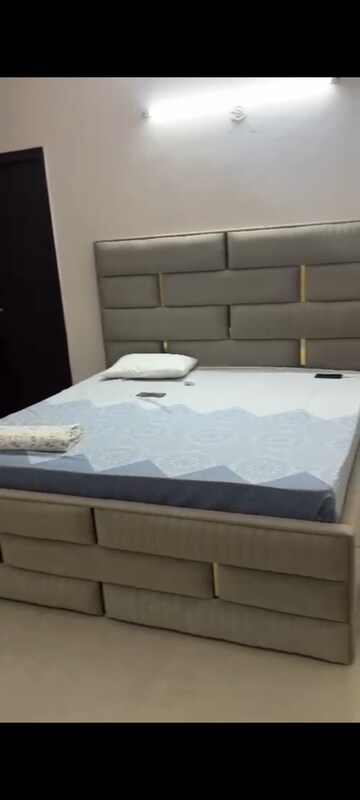 Master Bedroom in 3 BHK Apartment at Amrapali Golf Homes, Sector 4 Greater Noida – for Rent