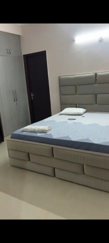 Master Bedroom in 3 BHK Apartment at Amrapali Golf Homes, Sector 4 Greater Noida – for Rent