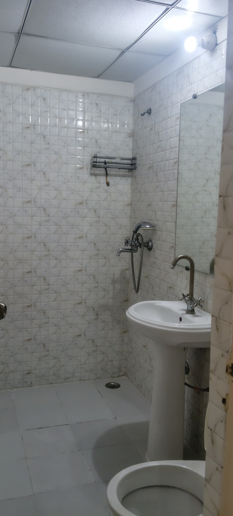 Bathroom, sam-palm-olympia 3 Bedroom 1457 Sq.Ft. Apartment In Sector 16c Greater Noida Greater Noida 9066025