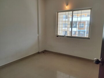 Room in 2 BHK Apartment at Diamond White Stone, Wagholi – for Rent