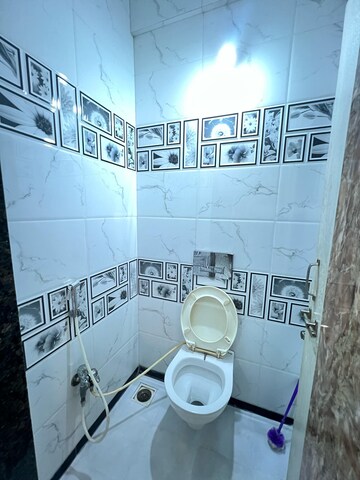 Bathroom in 1 BHK Apartment at Sapphire Lakeside, Powai – for Rent