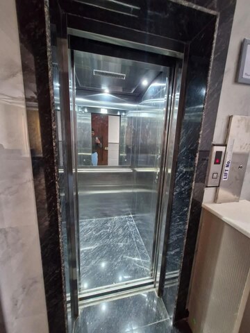 Lift in 3 BHK Apartment at Freedom Fighters Enclave – for Rent
