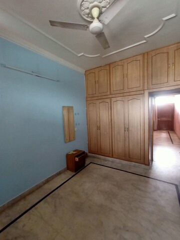Room in 2 BHK Independent House at Sector 21 – for Rent