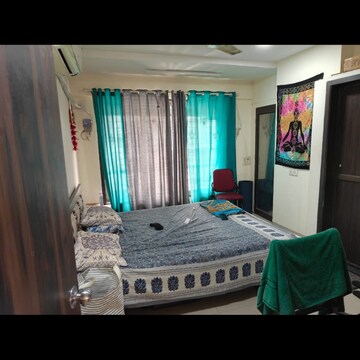 Bedroom in 3 BHK Apartment at Sneh CHS Andheri West, Jeevan Nagar – for Rent