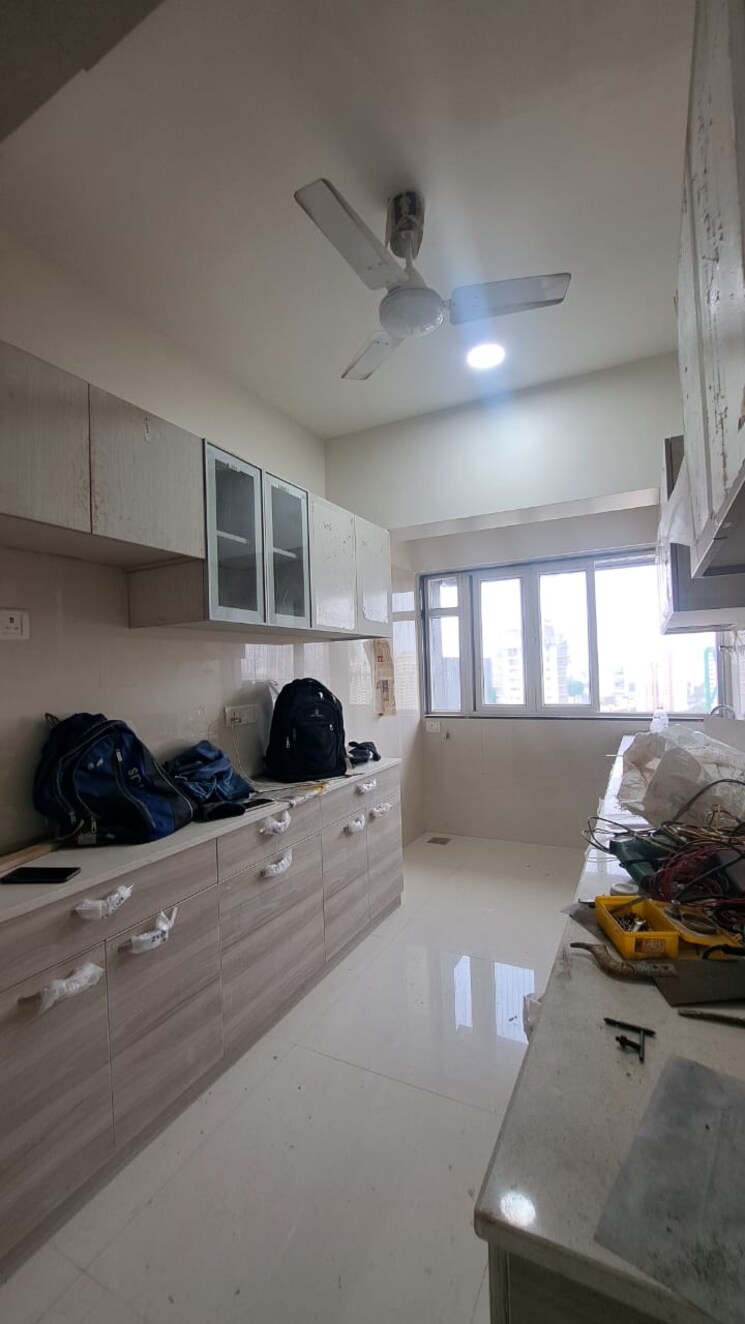  Parking, dadar west 2 Bedroom 700 Sq.Ft. Apartment In Dadar West Mumbai 9066002