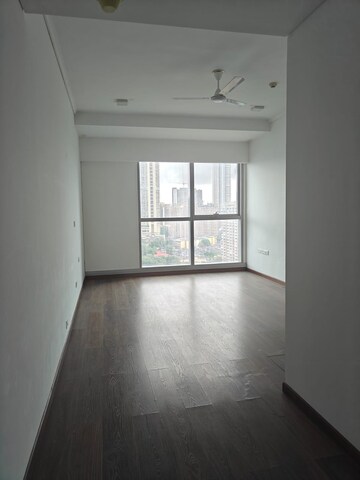 Room in 3 BHK Apartment at Bombay Realty Island City Center, Wadala – for Rent