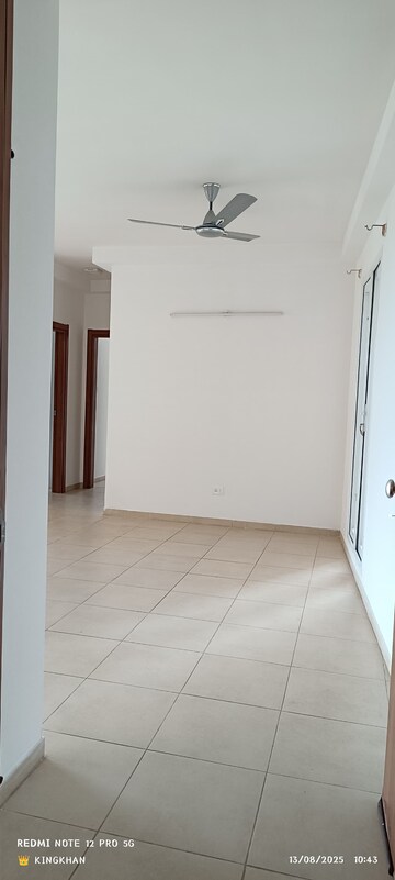 Room in 3 BHK Apartment at Bhartiya Nikoo Homes, Thanisandra Main Road – for Rent