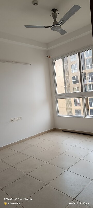 Room in 3 BHK Apartment at Bhartiya Nikoo Homes, Thanisandra Main Road – for Rent