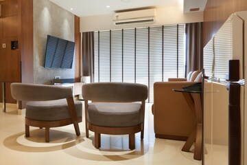 Living Room in 3 BHK Apartment at RNA Continental, Chembur – for Rent