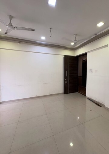 Room in 2 BHK Apartment at Puri Emerald Bay, Sector 104 – for Rent