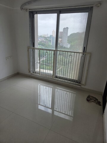Room in 2 BHK Apartment at Mayfair The View, Vikhroli West – for Rent