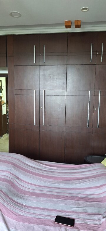 Bathroom in 3 BHK Apartment at Unitech Palms, South City 1 – for Rent