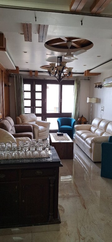 Bedroom in 3 BHK Apartment at Unitech Palms, South City 1 – for Rent