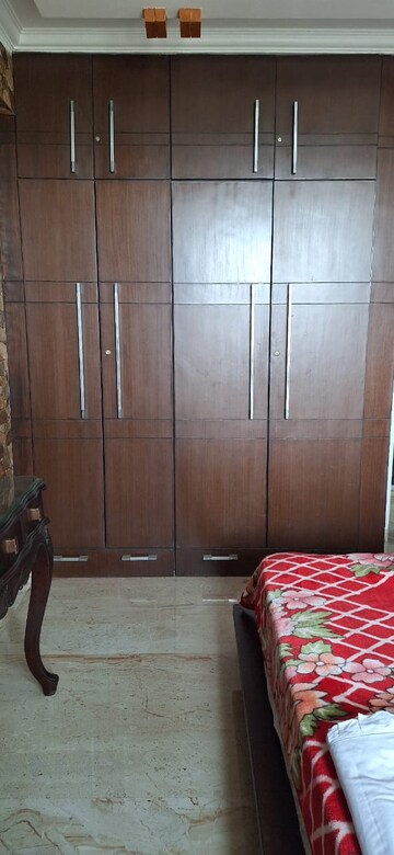 Bathroom in 3 BHK Apartment at Unitech Palms, South City 1 – for Rent