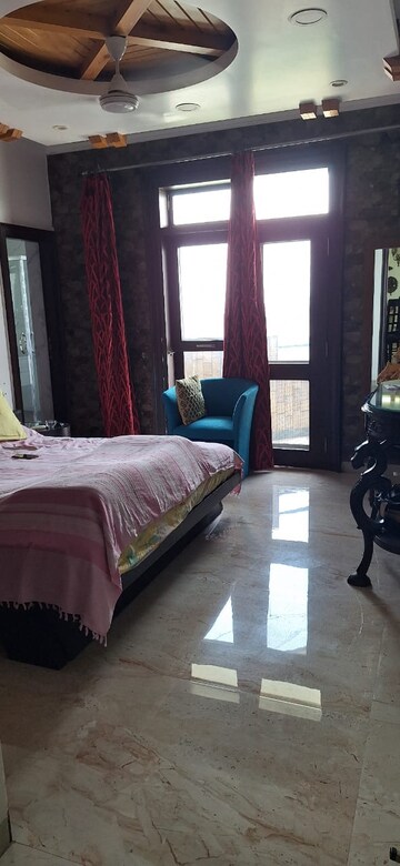 Bedroom in 3 BHK Apartment at Unitech Palms, South City 1 – for Rent