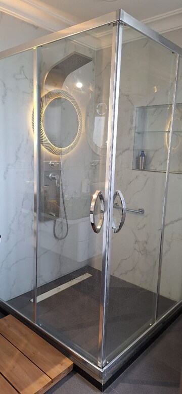 Bathroom in 3 BHK Apartment at Unitech Palms, South City 1 – for Rent