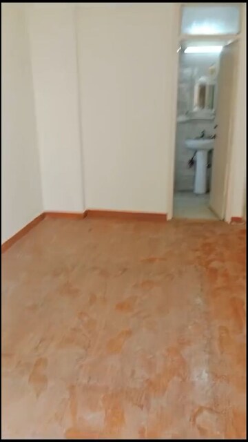 Room in 2 BHK Apartment at Puri Pratham, Sector 84 – for Rent