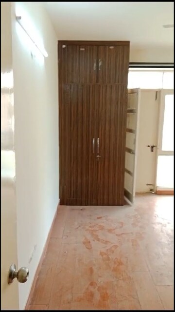 Room in 2 BHK Apartment at Puri Pratham, Sector 84 – for Rent