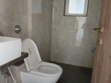 Master Bedroom in 2 BHK Apartment at Malad West – for Rent